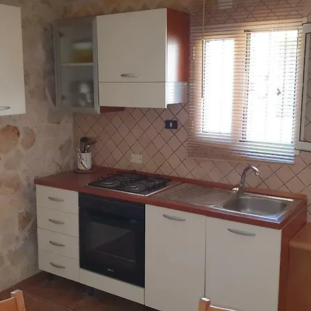 Feriehus A 20 Metri Dal Mare Pulsano